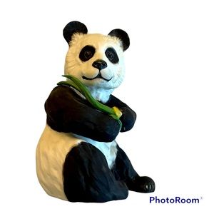 Boehm Porcelain Seated Panda 1983 Great Detail and Condition Panda Bamboo